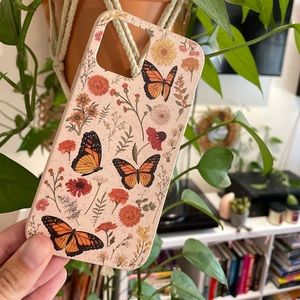 iPhone 12 Pela monarch case